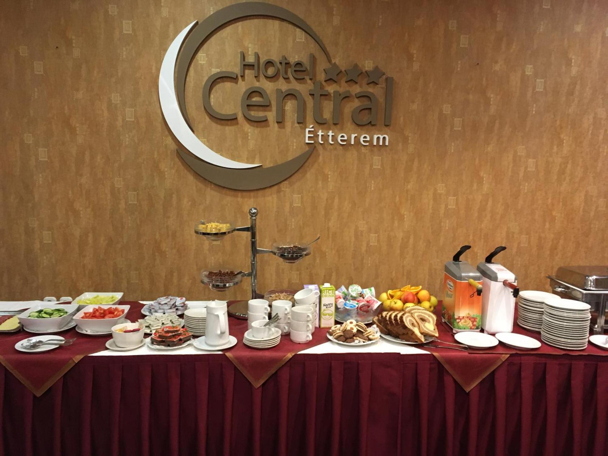 Hotel Central Надьканижа Экстерьер фото